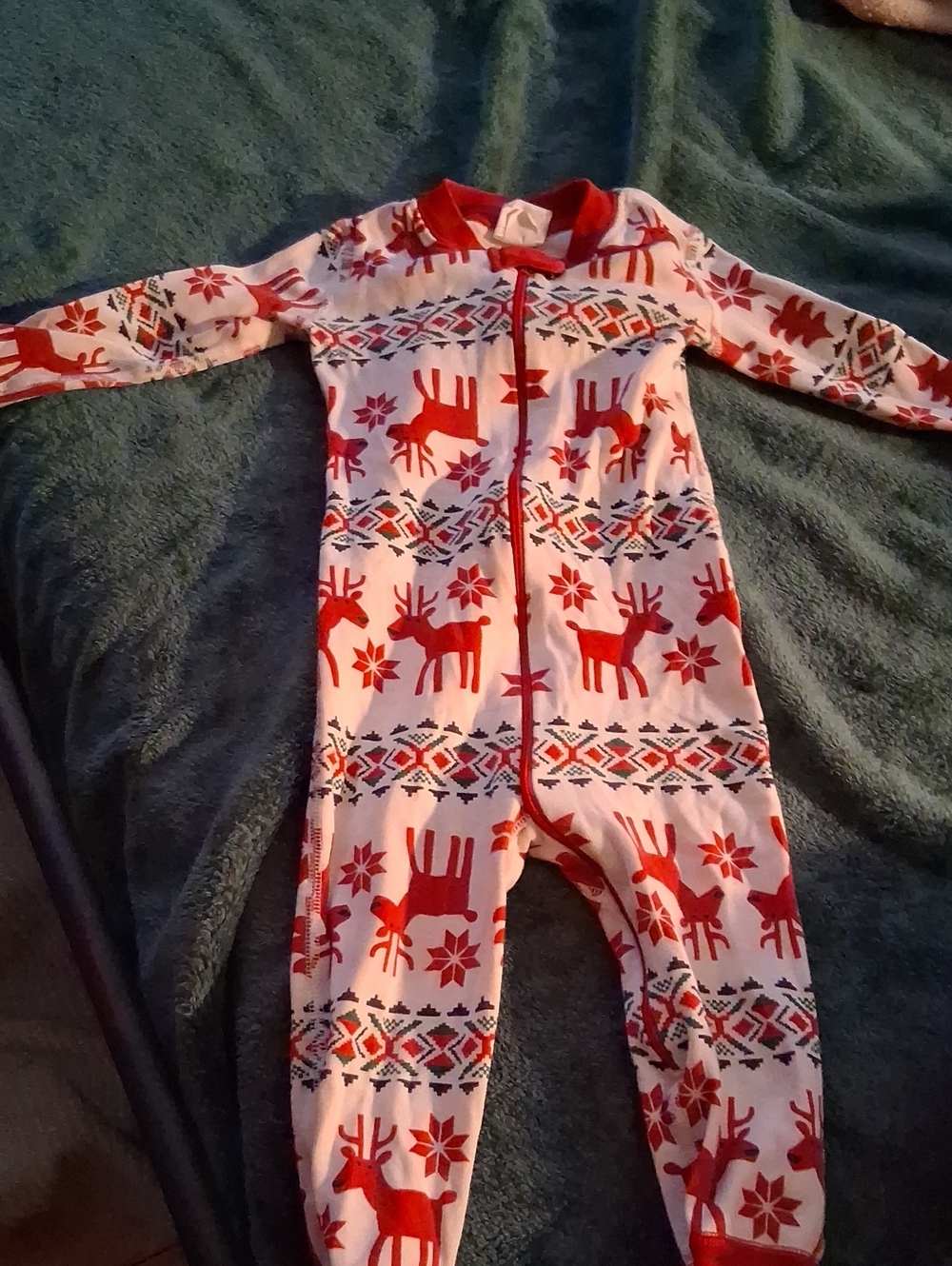 Red Reindeer Print Kids One-Piece Pajamas - Cozy Zipper Sleeper